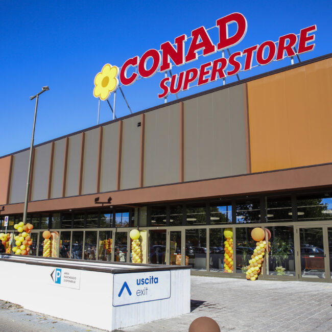 BlueRed ha allestito il nuovo Superstore Conad a Bologna